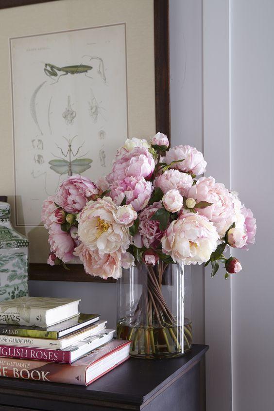 Eternal Grace: Timeless Beauty Flower Ensemble